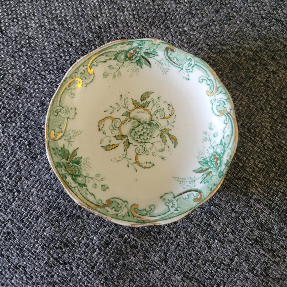 Antique circa 1893-1906 John Maddock & Sons butter pat dish